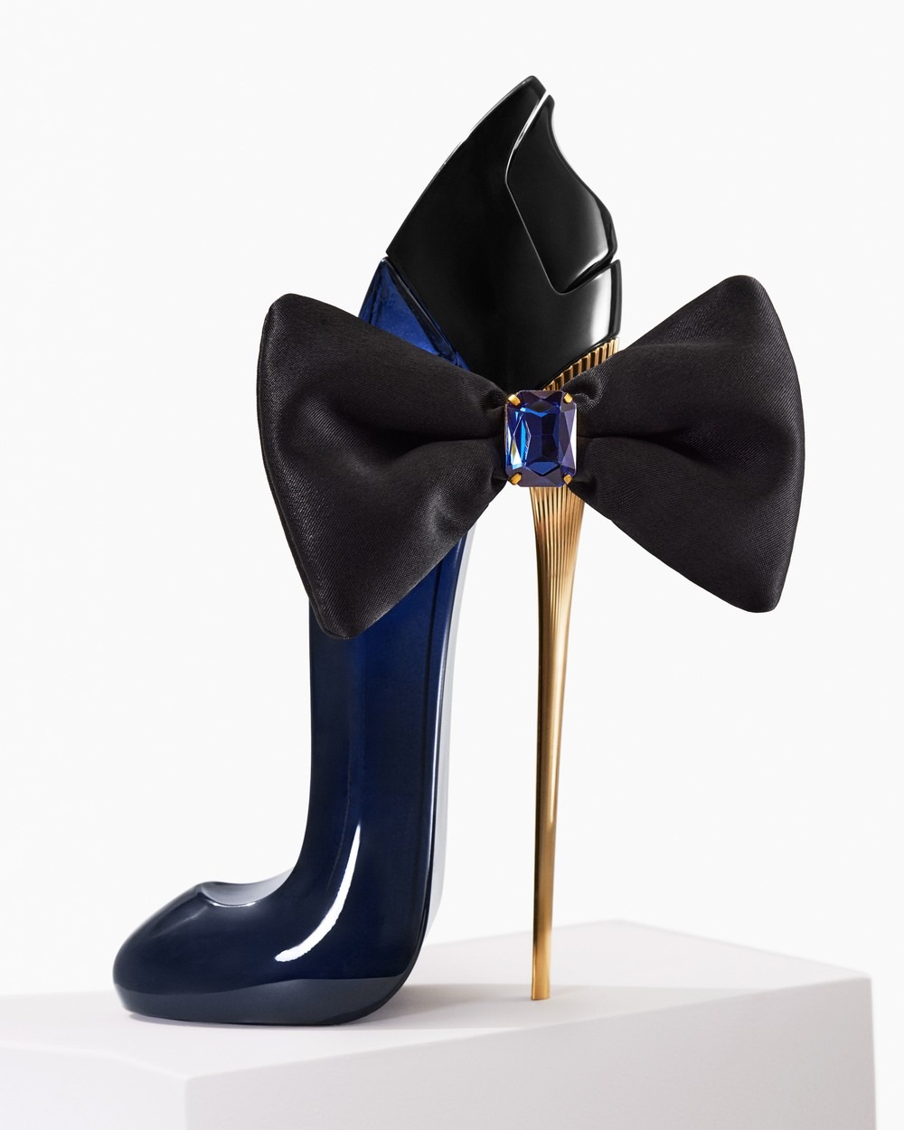 Carolina Herrera Good Girl Bow - Shop Home Fragrance 评论和价格